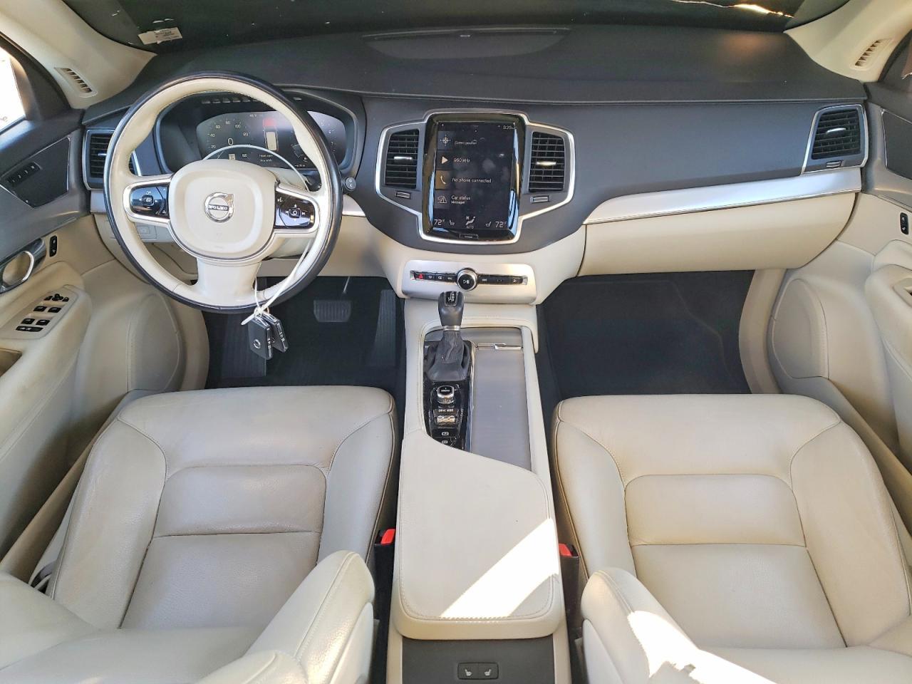 2016 VOLVO XC90