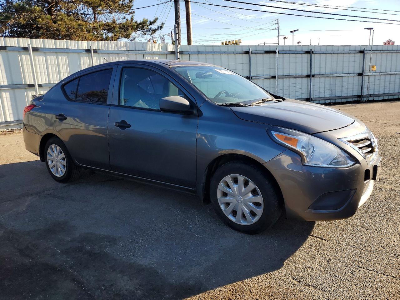 2016 NISSAN VERSA