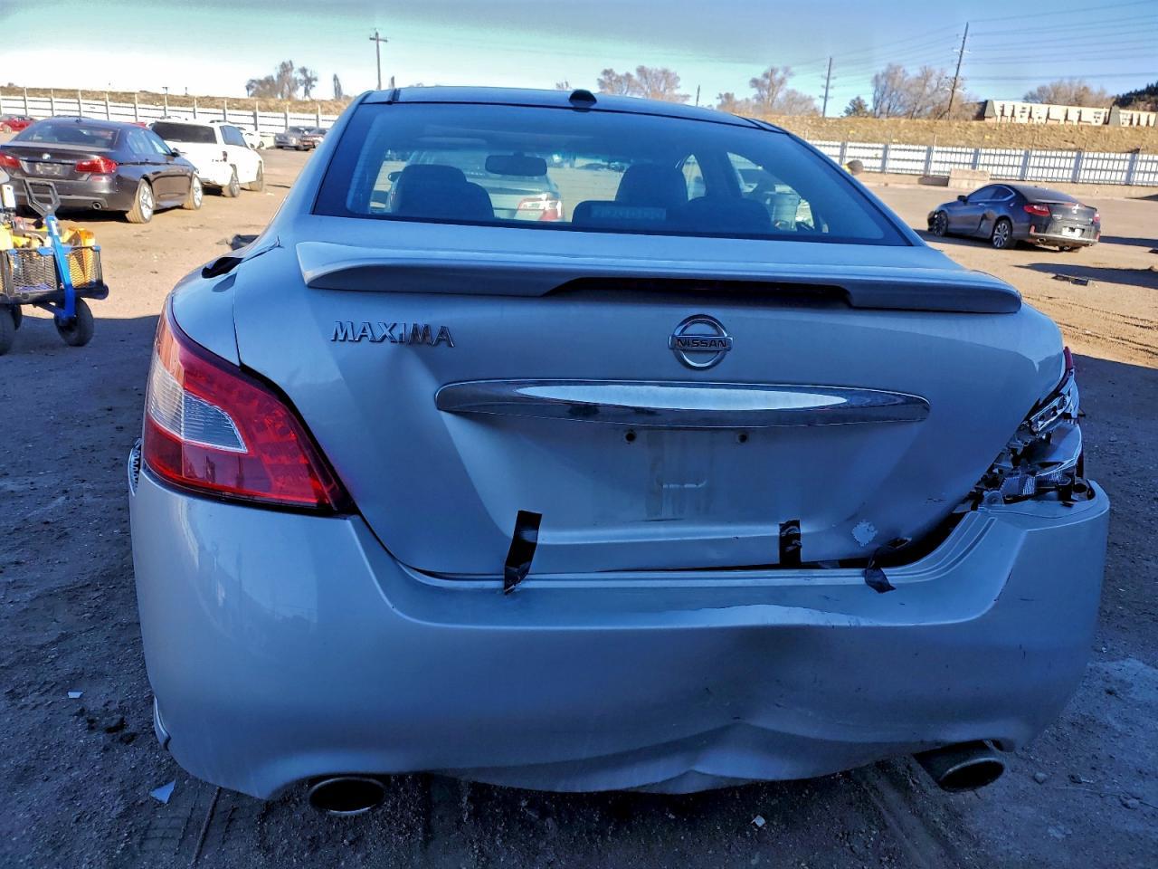 2011 NISSAN Maxima