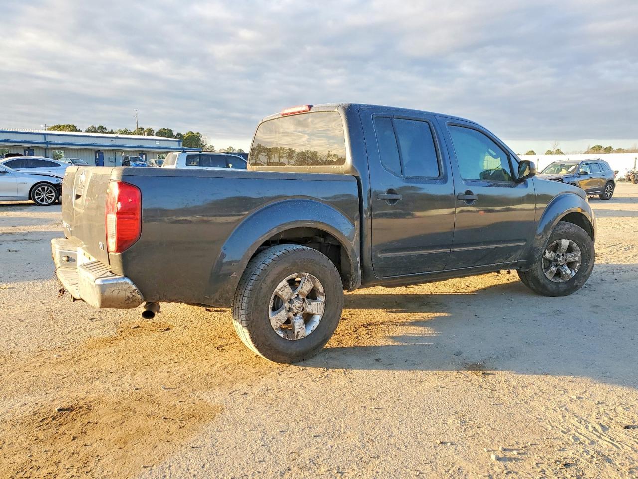 2012 NISSAN Frontier