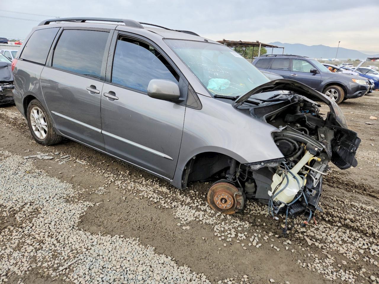 2005 TOYOTA SIENNA