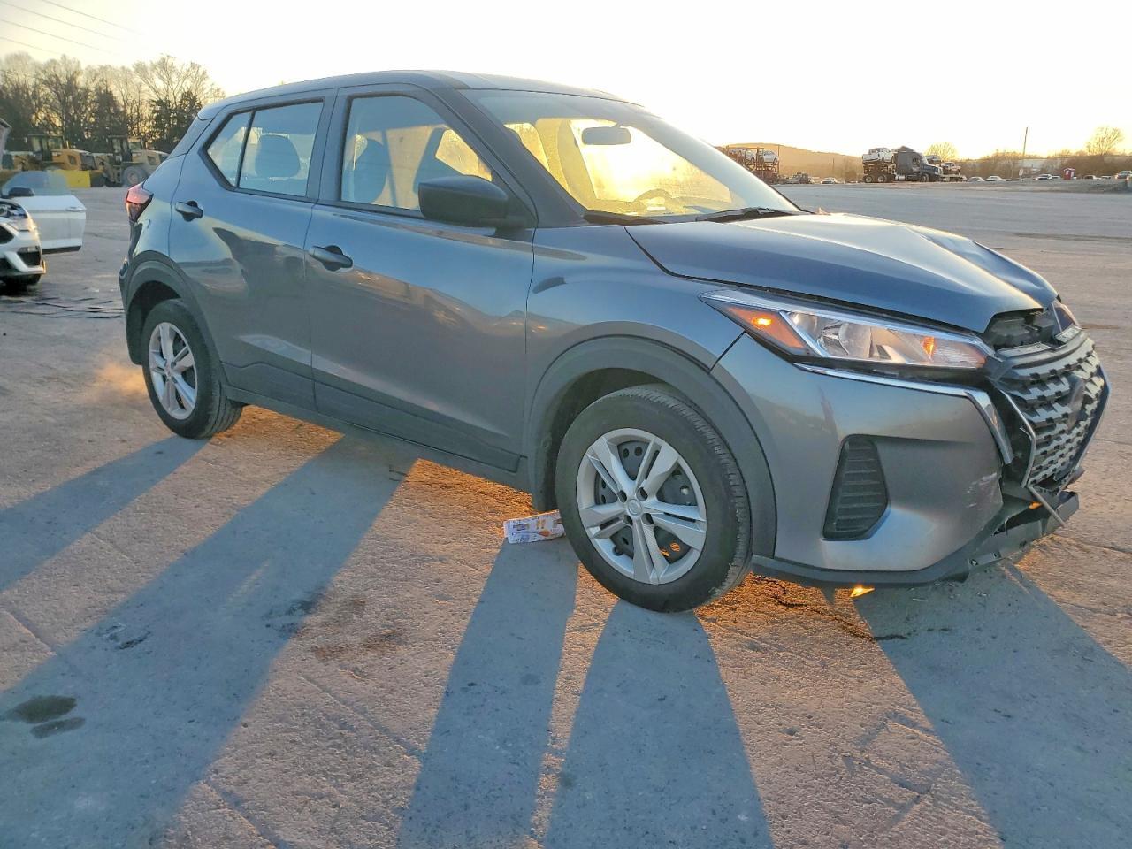 2024 NISSAN KICKS