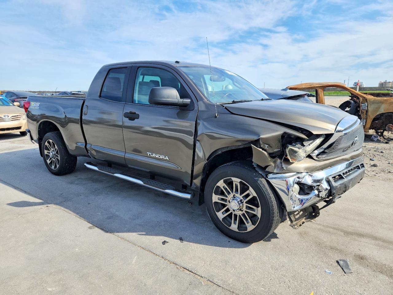 2012 TOYOTA TUNDRA