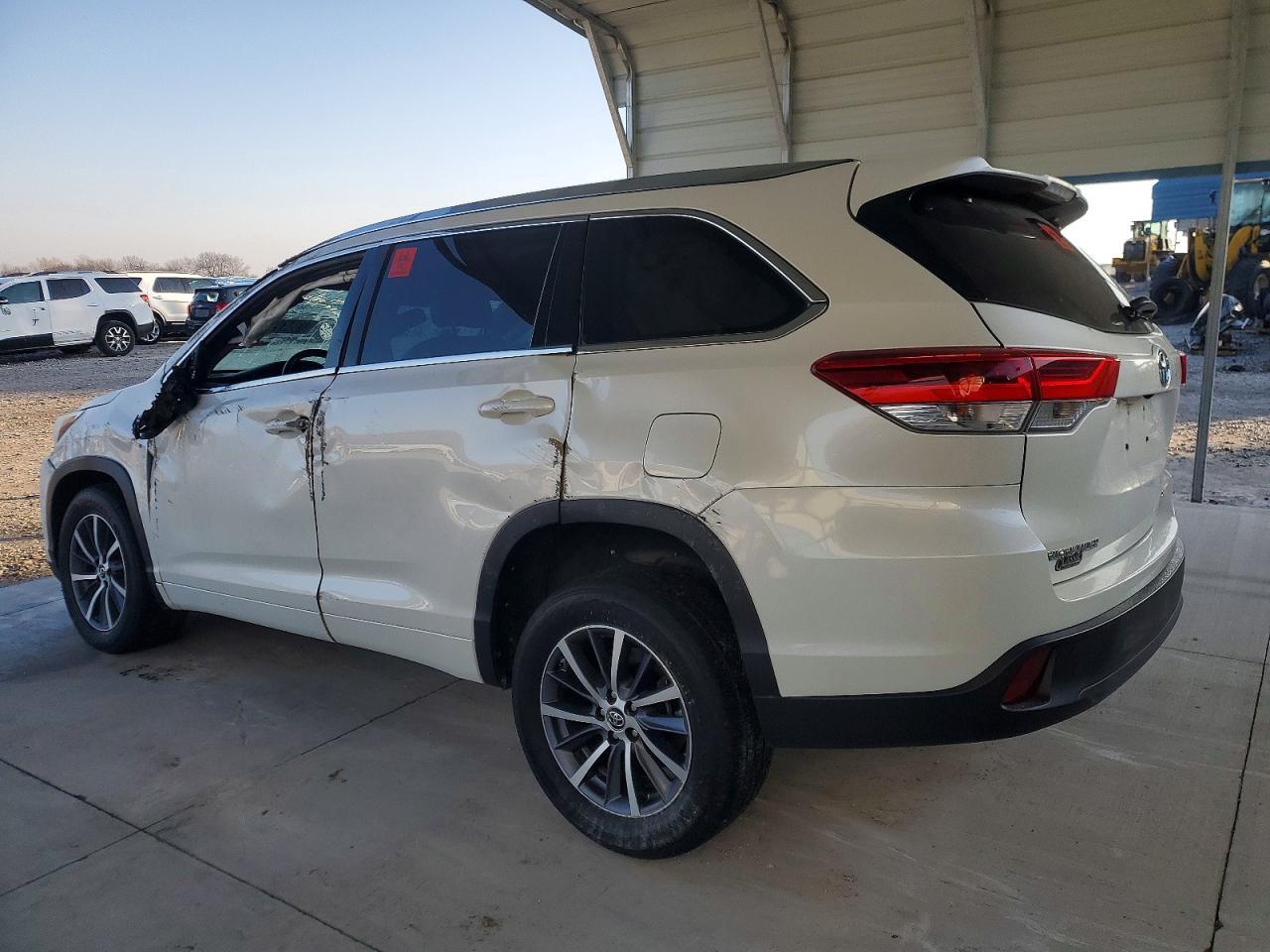 2018 TOYOTA HIGHLANDER