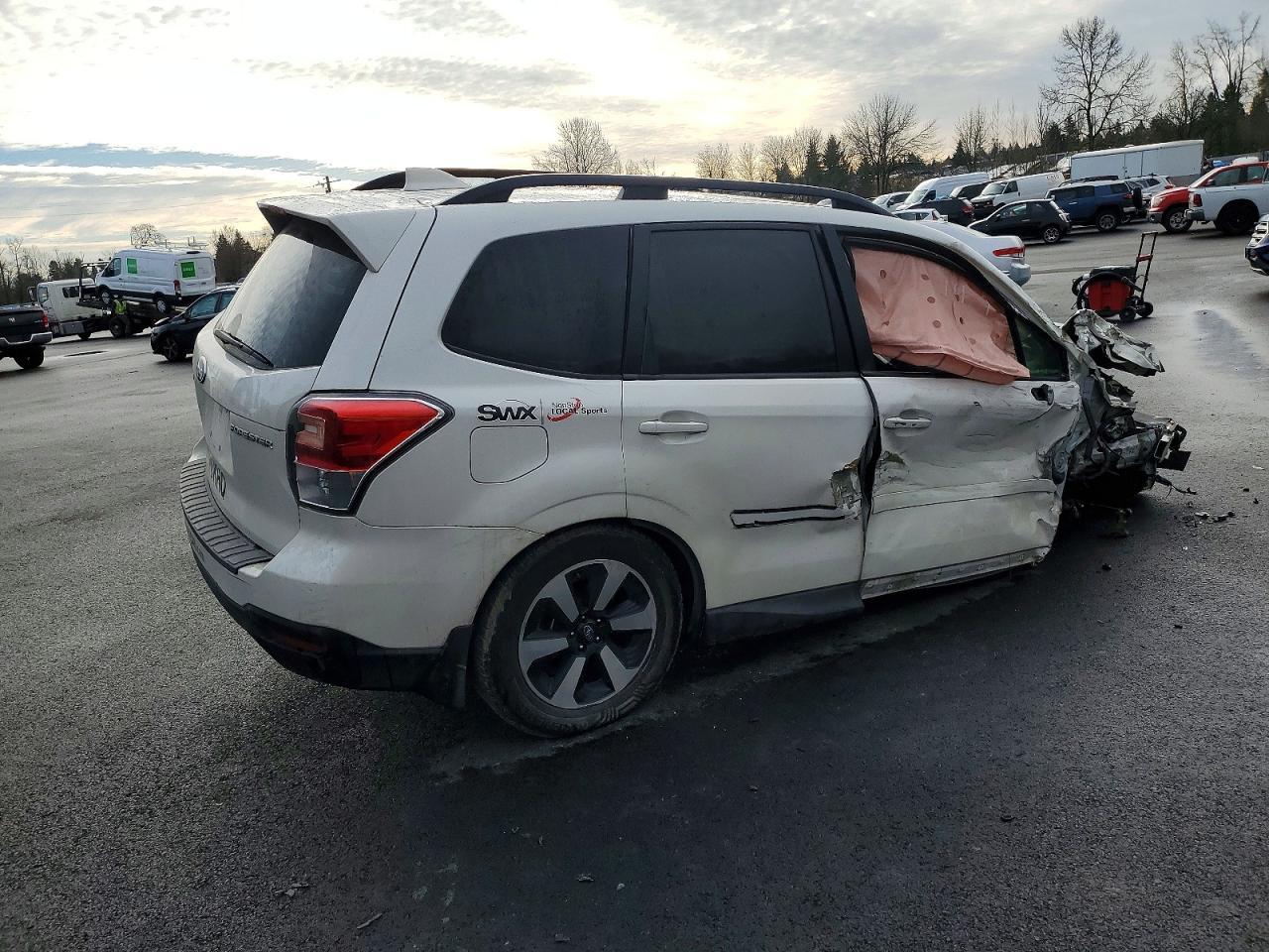 2018 SUBARU FORESTER