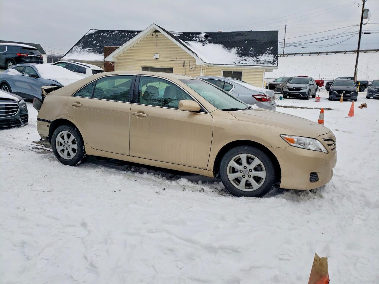 2011 TOYOTA CAMRY