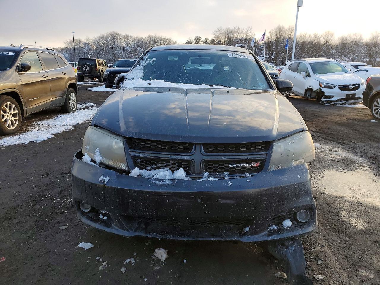 2014 DODGE Avenger