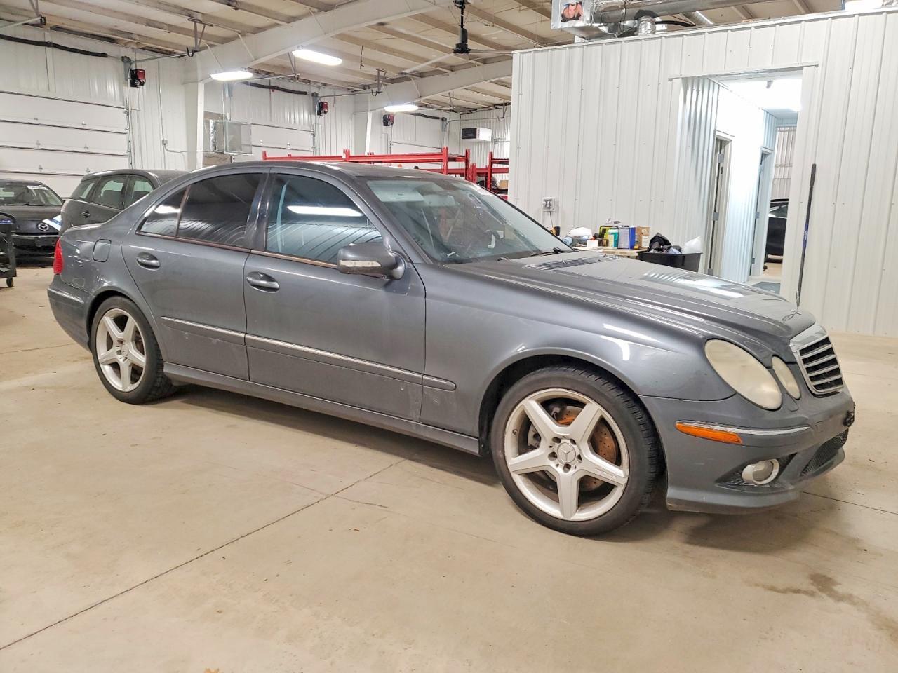 2009 MERCEDES-BENZ E-Class