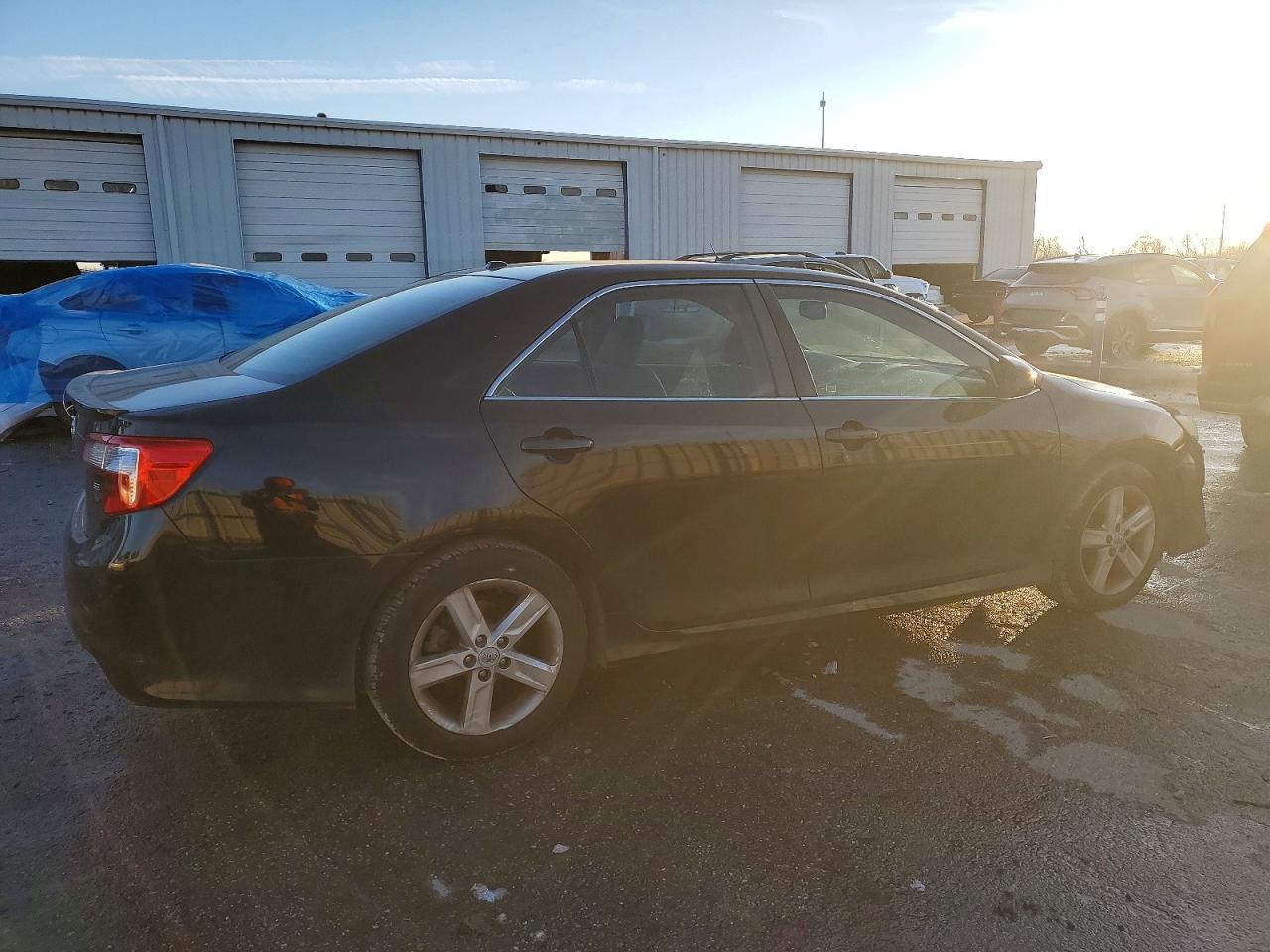 2012 TOYOTA CAMRY