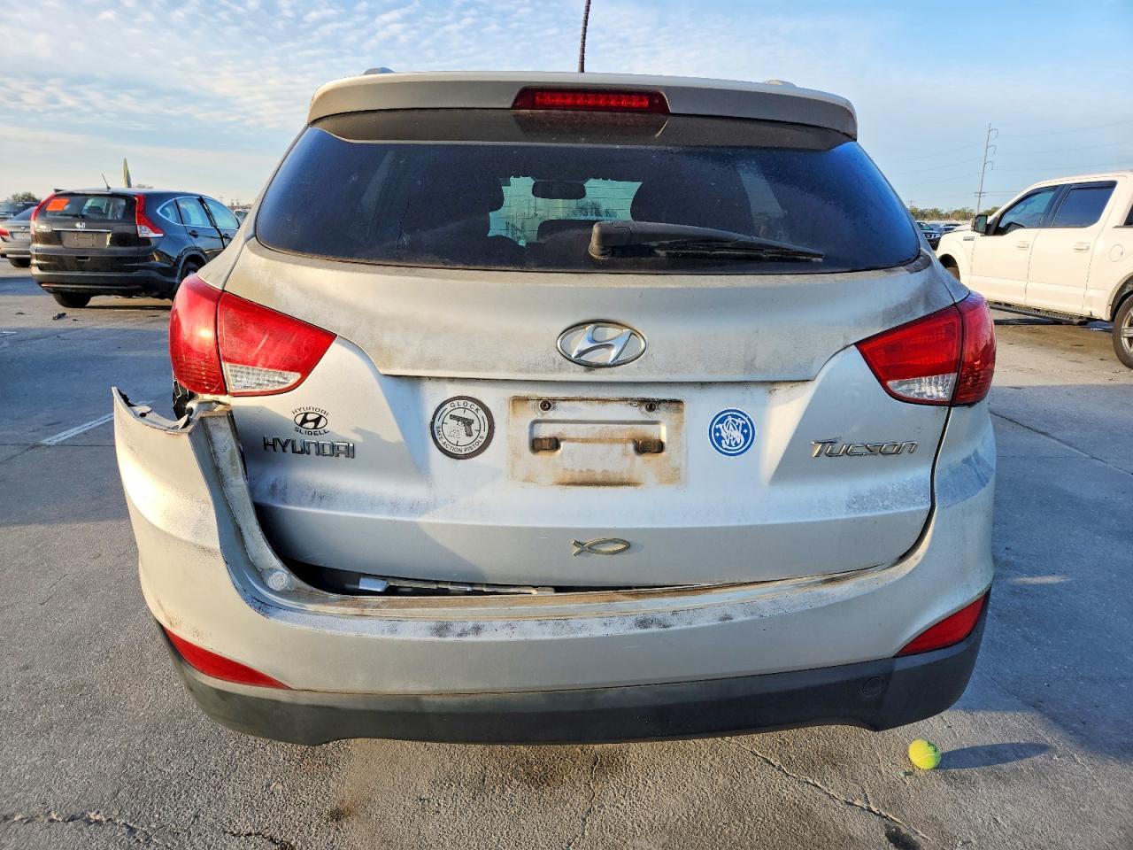 2010 HYUNDAI TUCSON