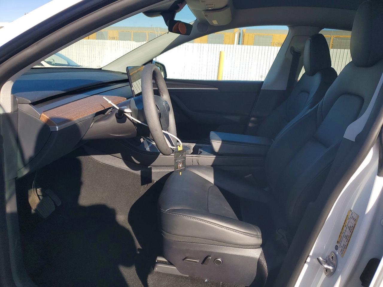 2024 TESLA MODEL Y