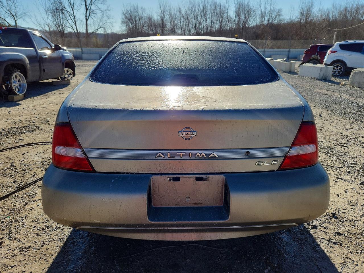 2001 NISSAN ALTIMA
