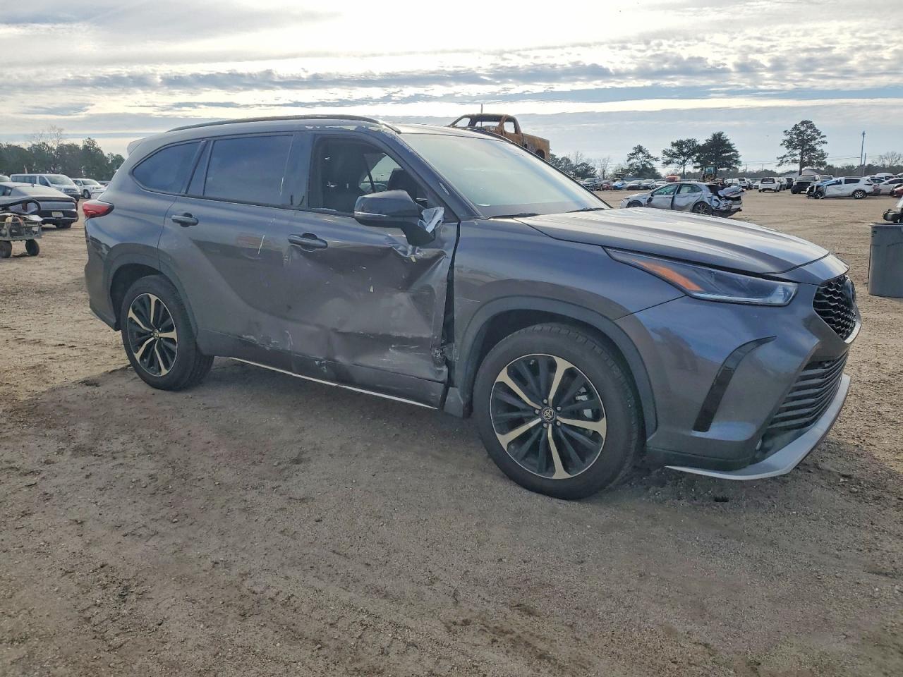 2022 TOYOTA HIGHLANDER