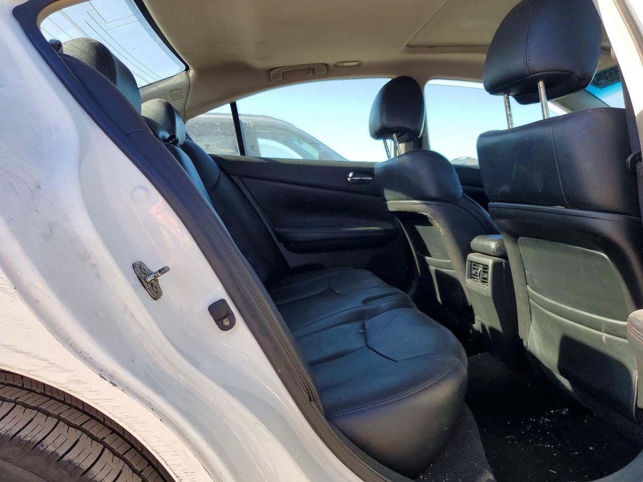 2012 NISSAN Maxima
