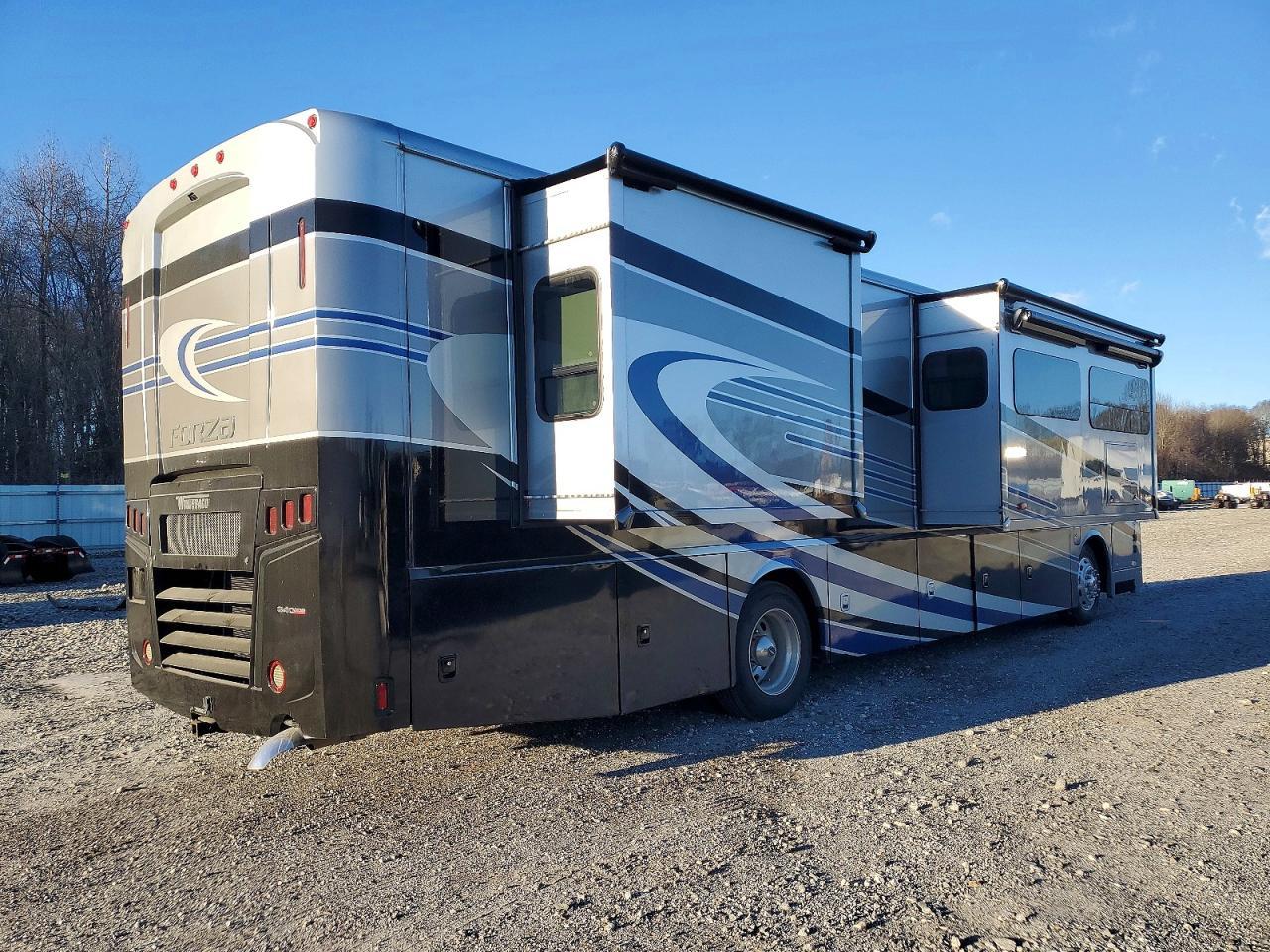 2021 FREIGHTLINER Chassis