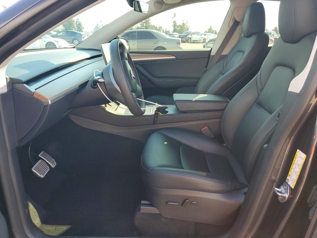 2024 TESLA MODEL Y