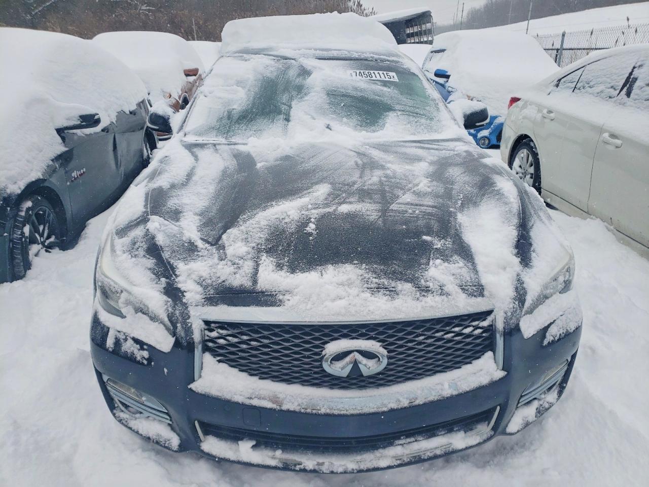 2017 INFINITI Q70