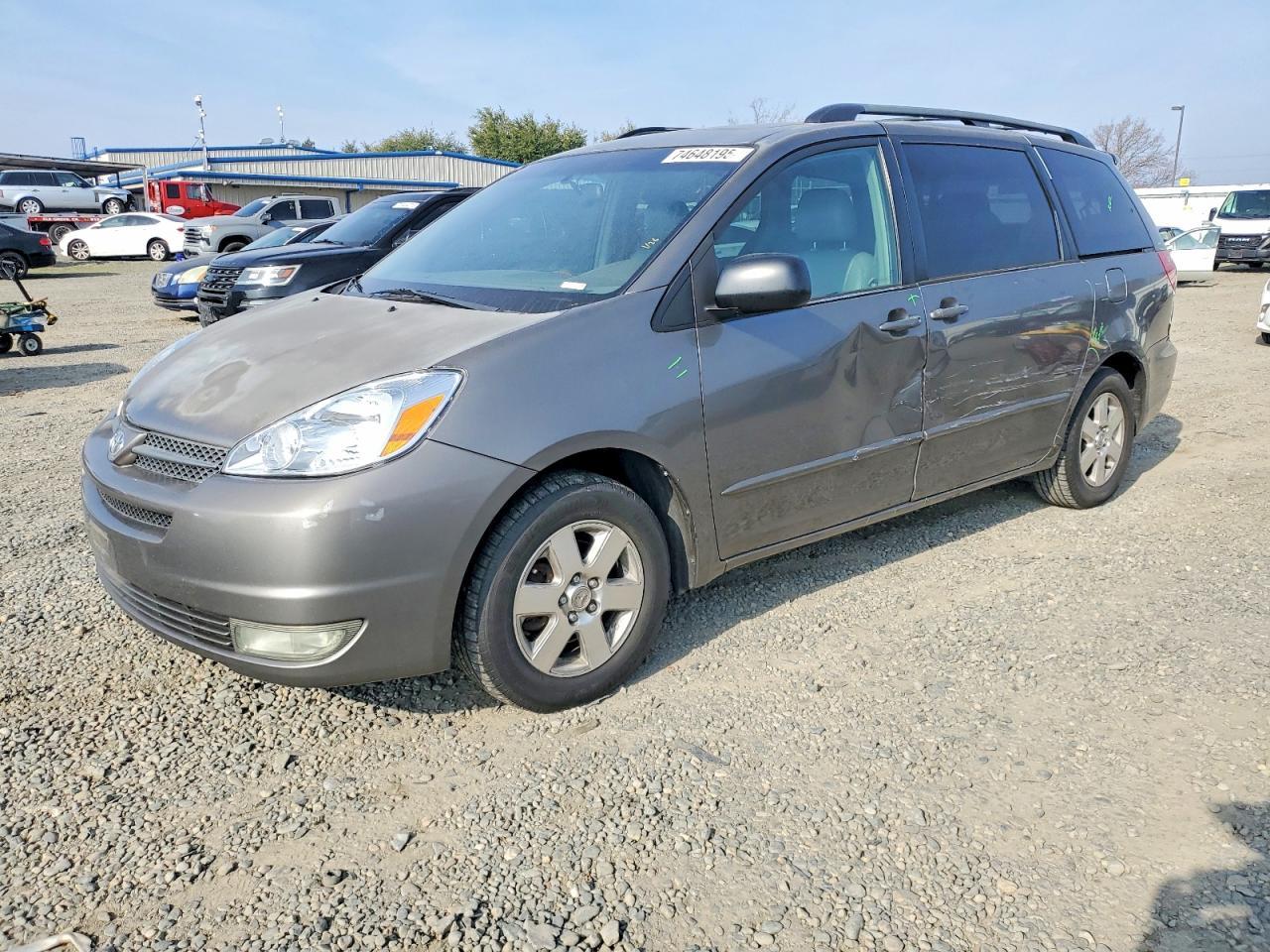 2004 TOYOTA SIENNA