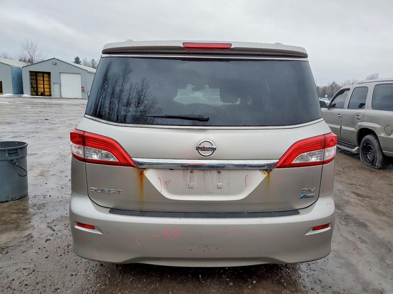 2013 NISSAN Quest