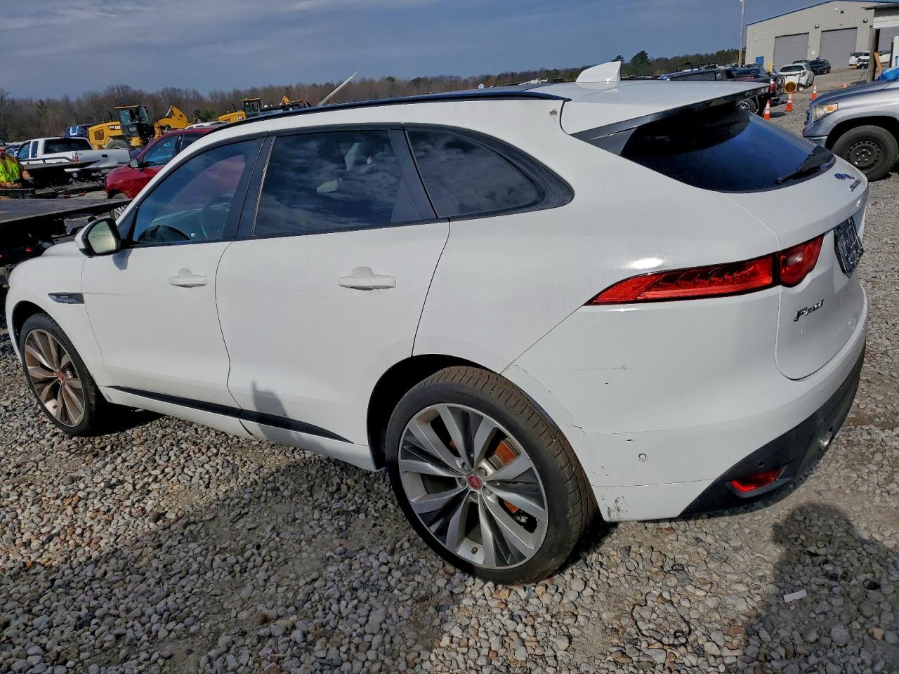 2017 JAGUAR F-Pace