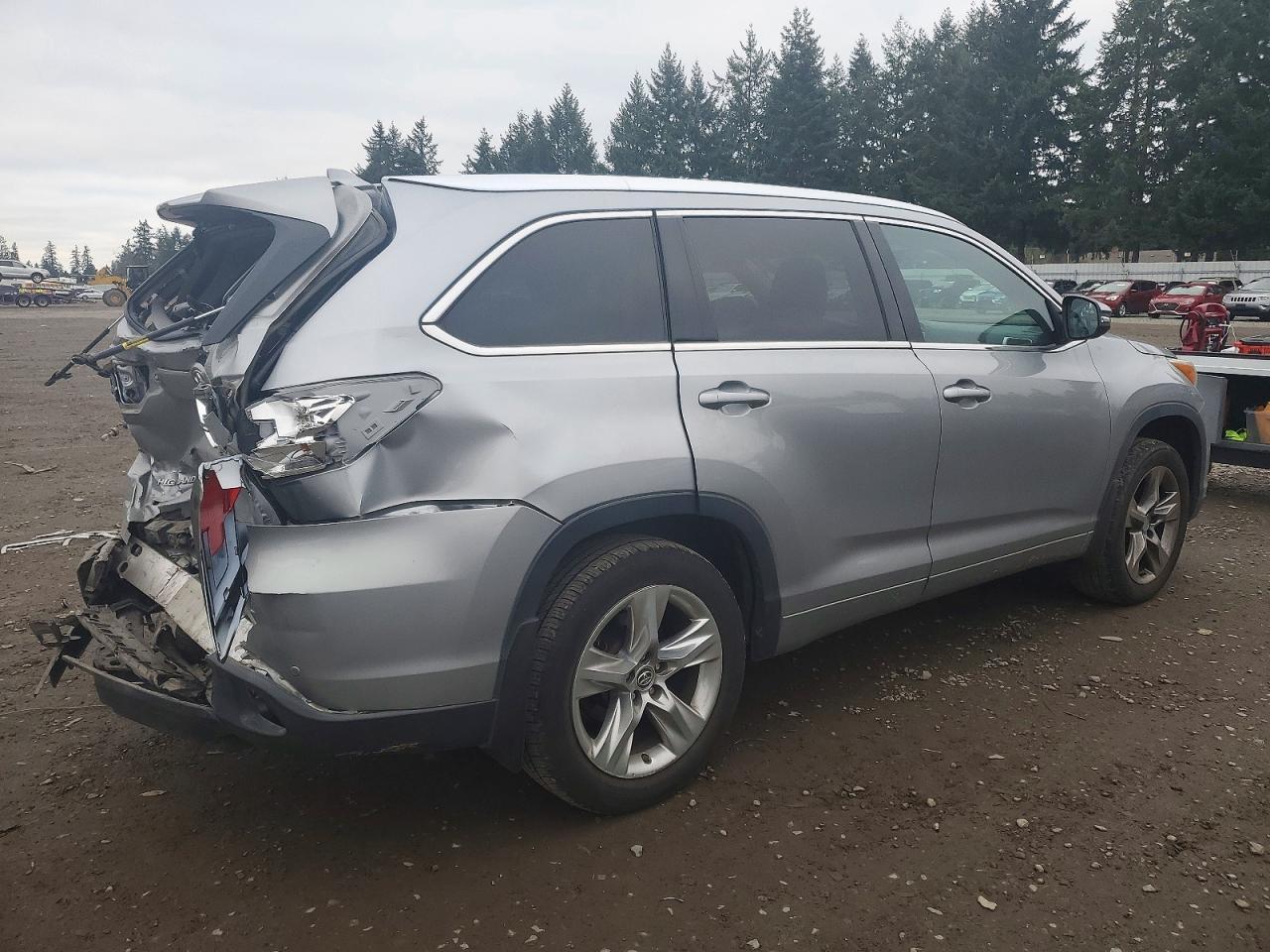 2016 TOYOTA HIGHLANDER