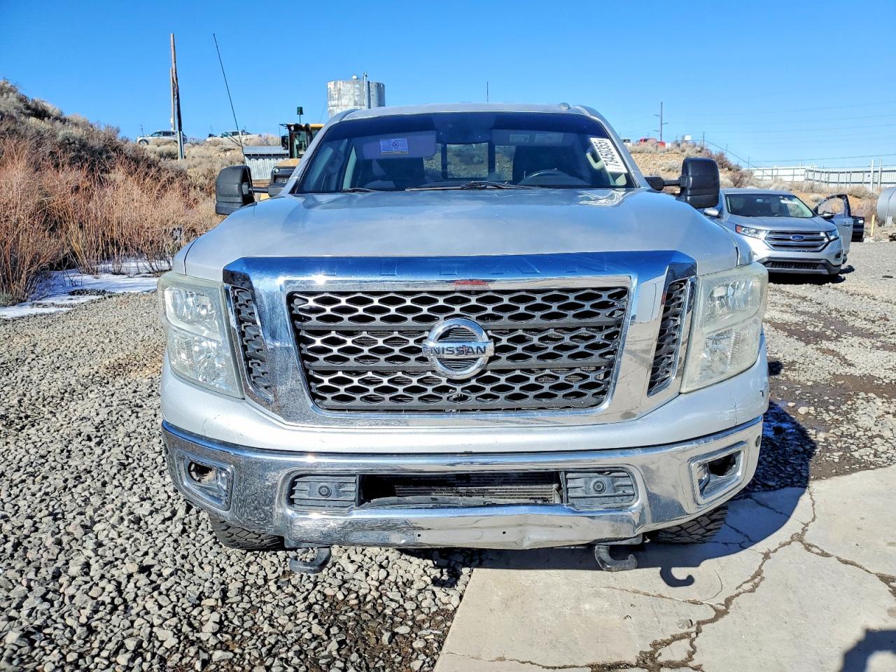 2016 NISSAN Titan