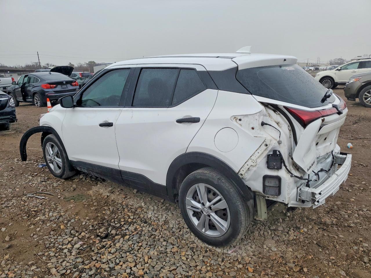 2022 NISSAN KICKS
