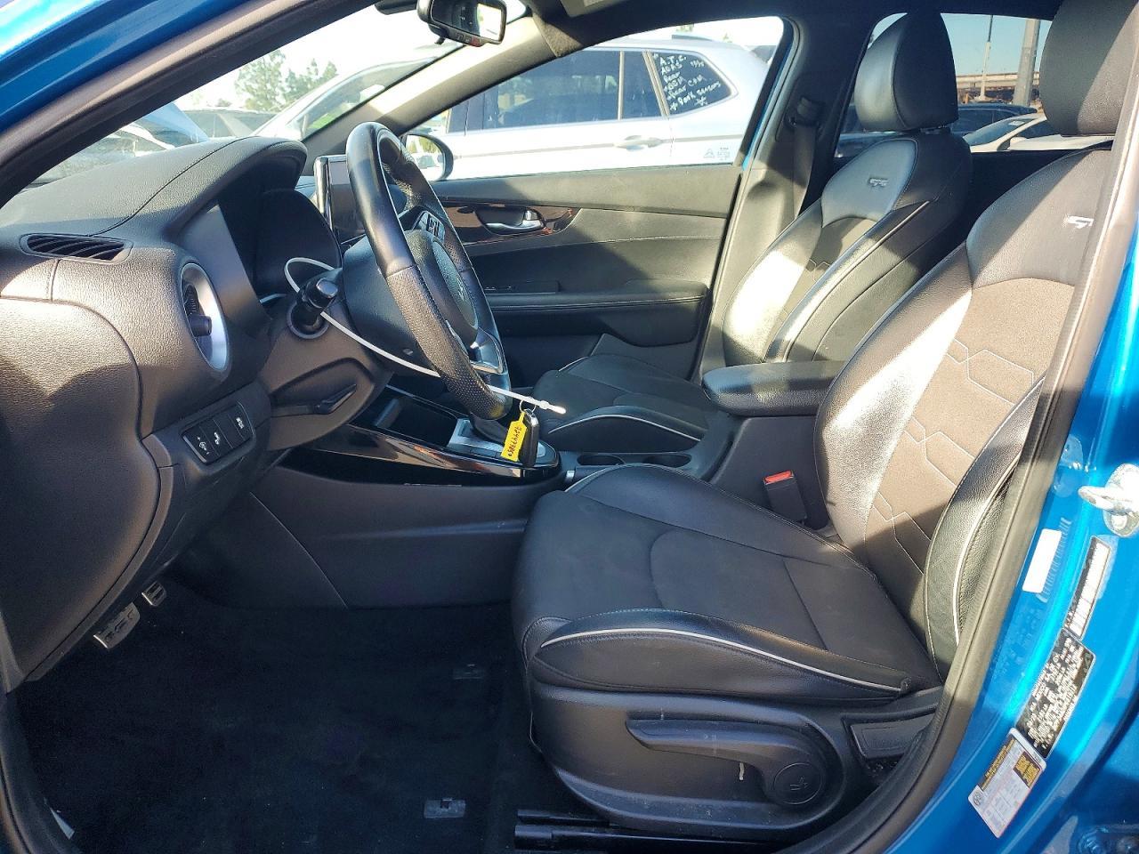 2023 KIA FORTE