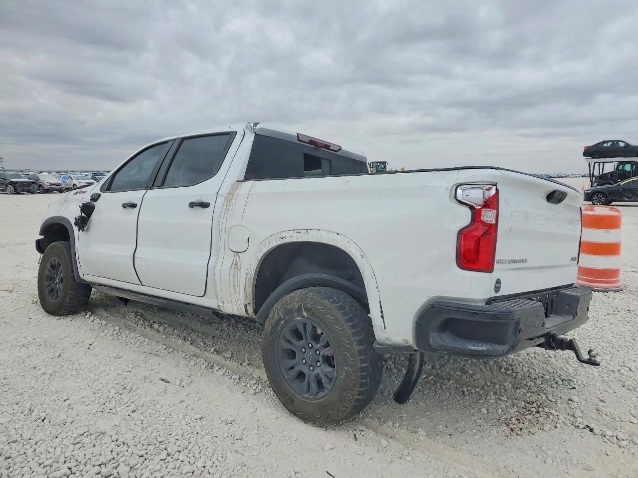 2024 CHEVROLET Silverado
