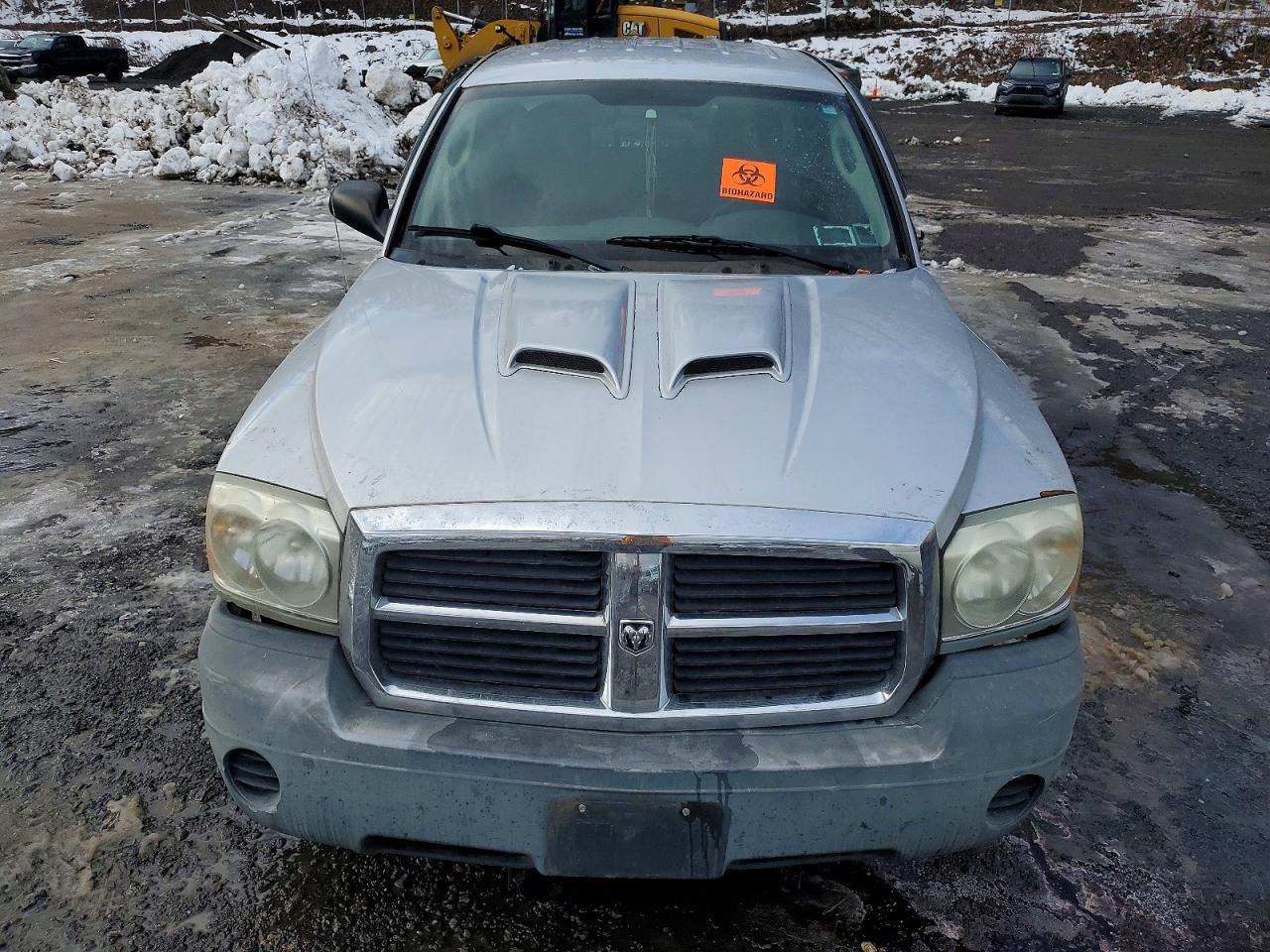 2005 DODGE Dakota