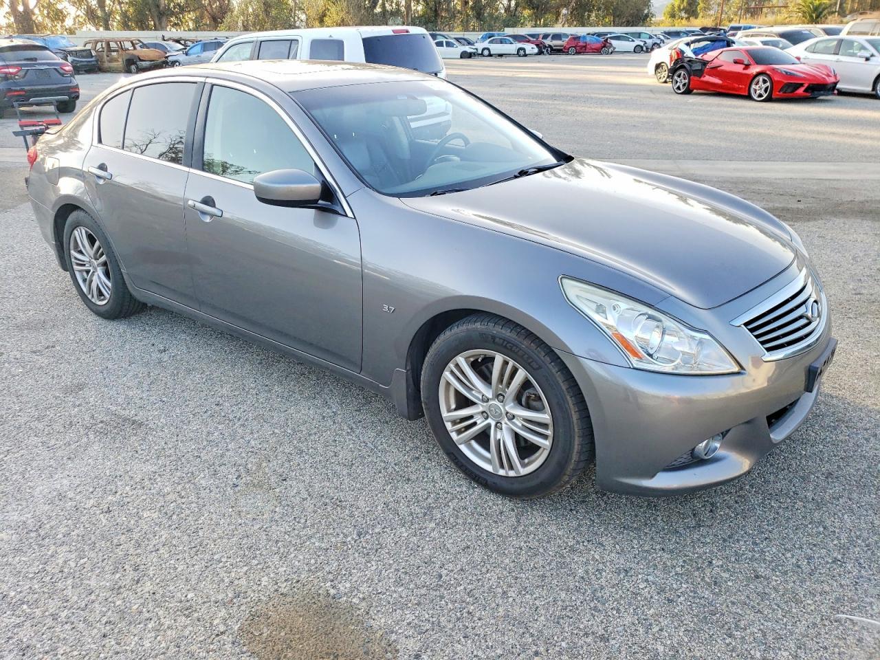 2015 INFINITI Q40