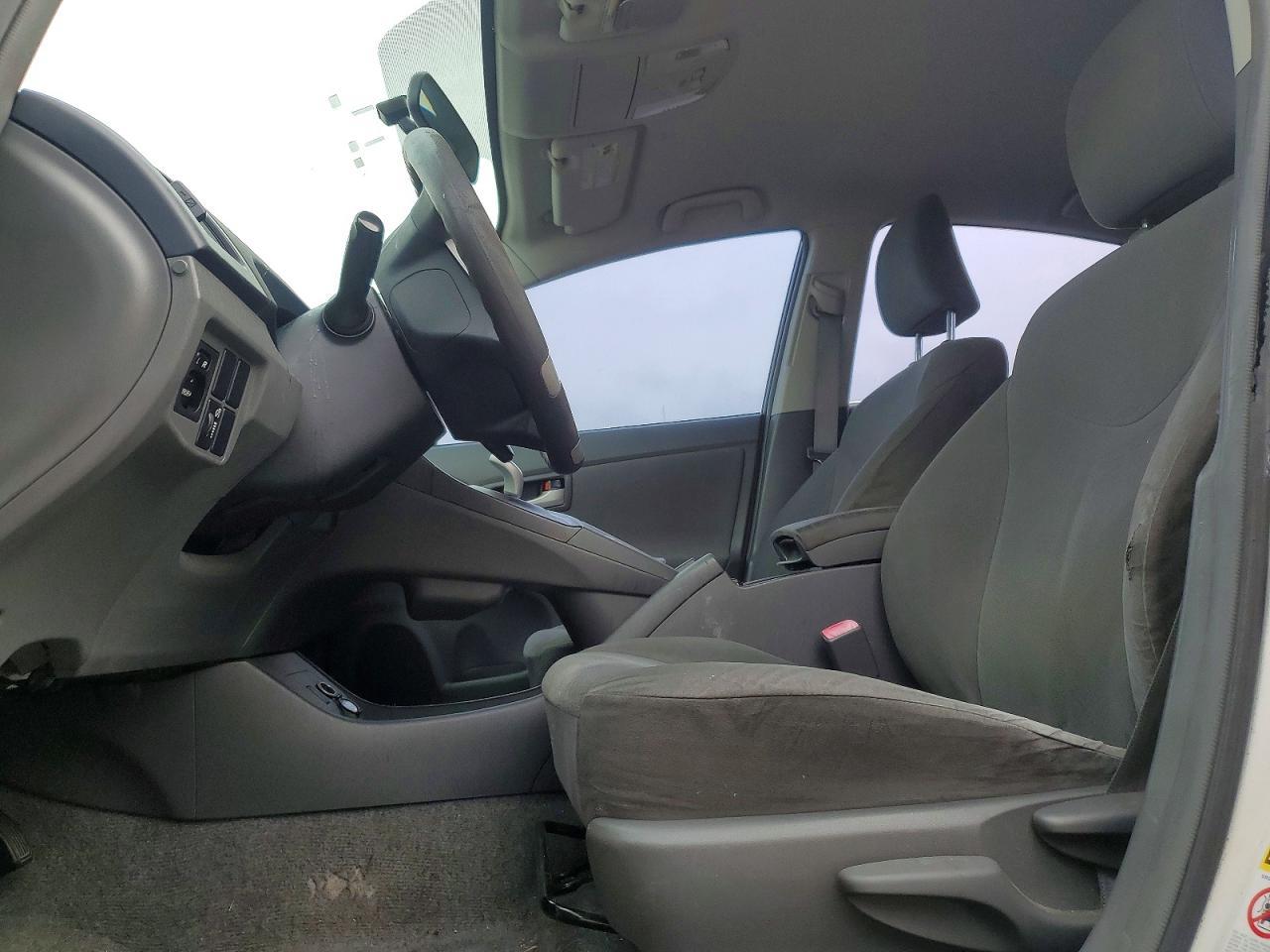 2011 TOYOTA PRIUS