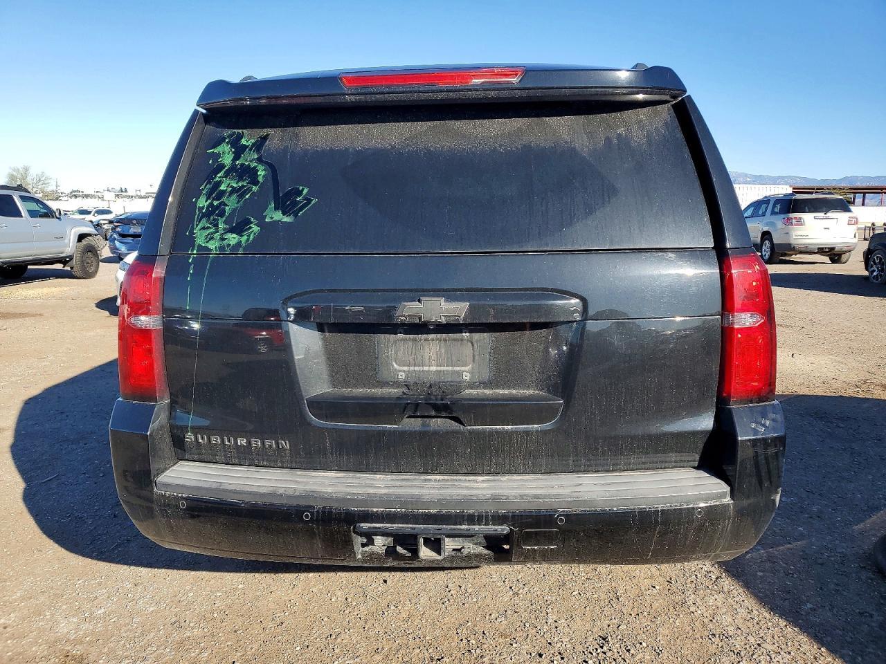 2016 CHEVROLET Suburban
