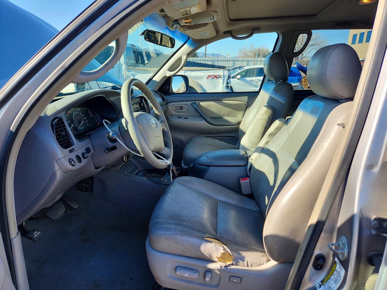 2005 TOYOTA Sequoia