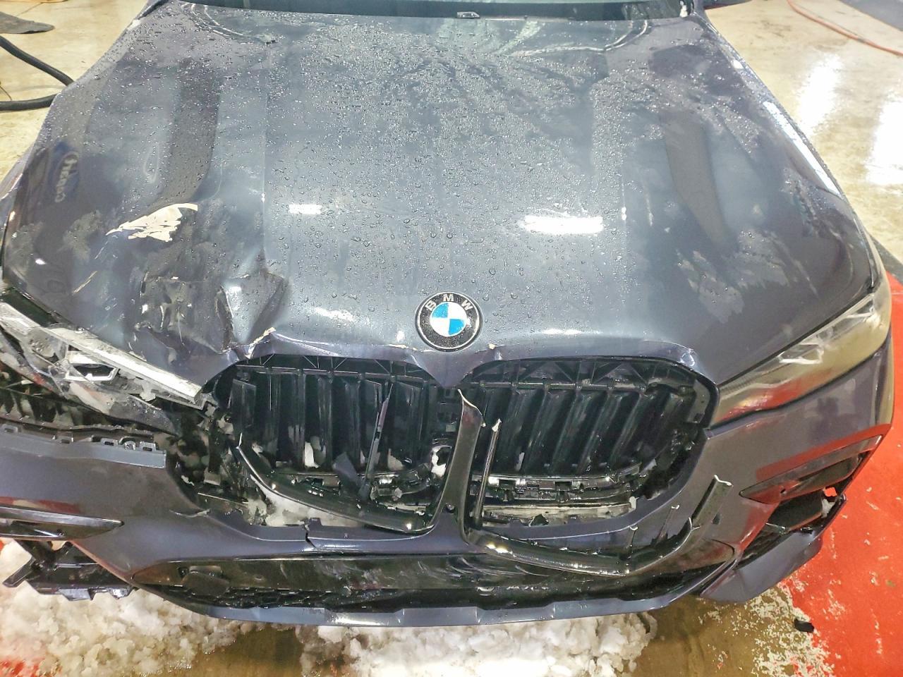 2022 BMW X7