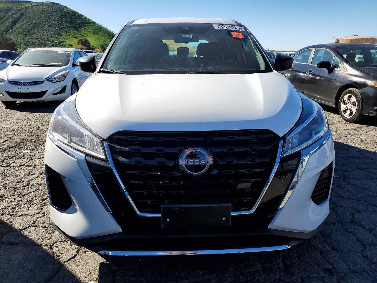 2023 NISSAN KICKS
