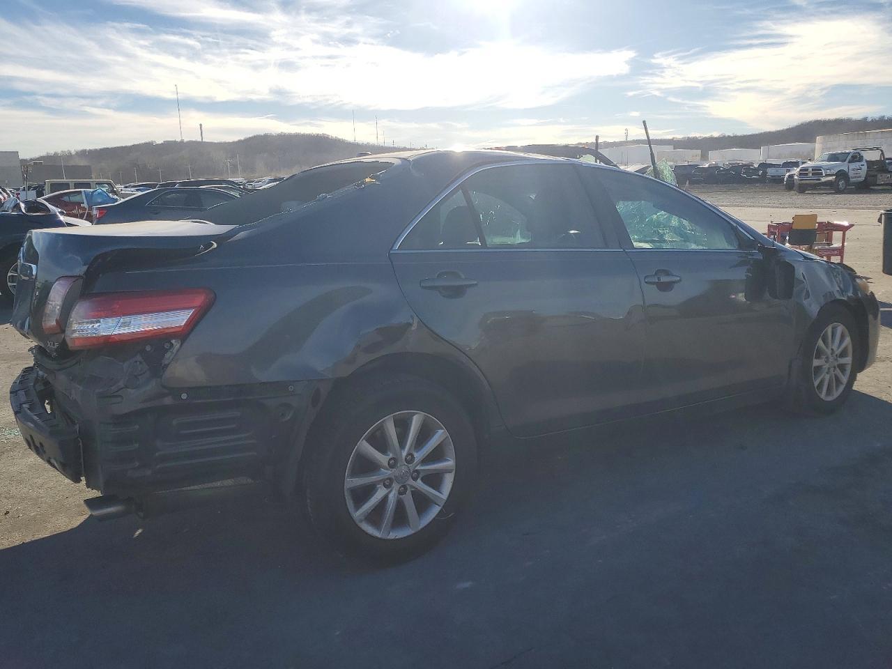 2010 TOYOTA CAMRY