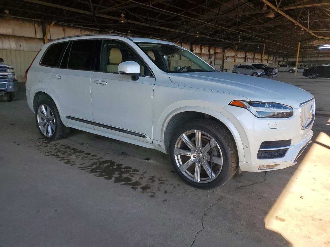 2016 VOLVO XC90