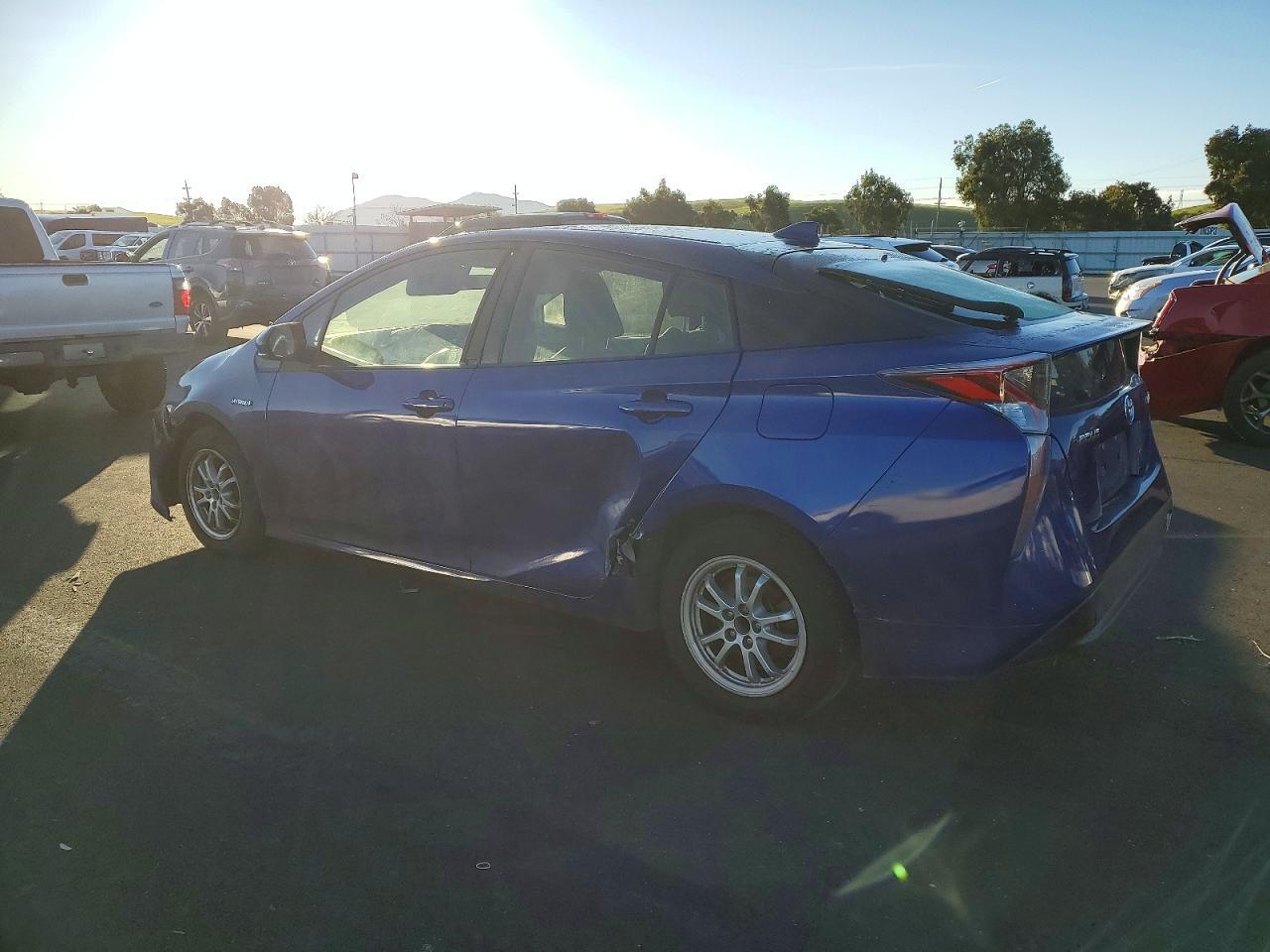 2016 TOYOTA PRIUS