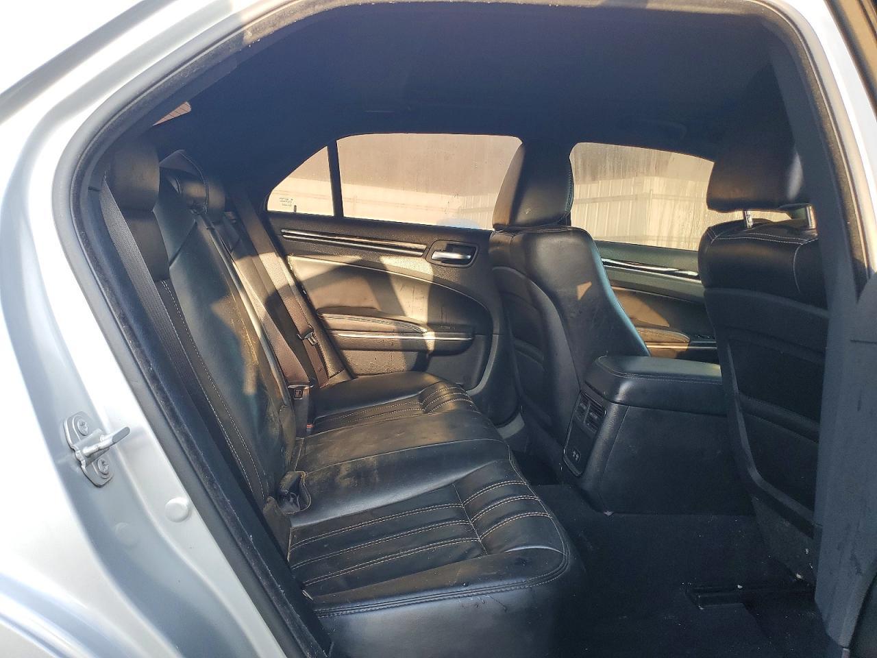 2019 CHRYSLER 300