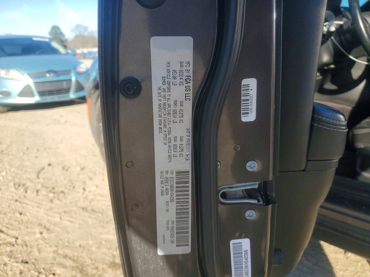 2019 CHRYSLER 300