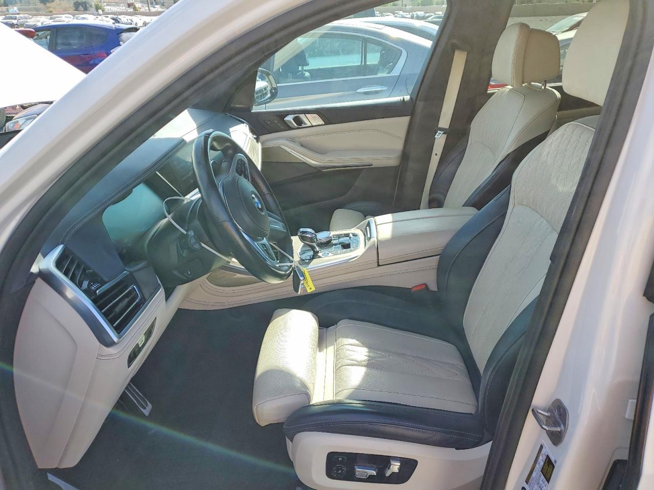 2021 BMW X7