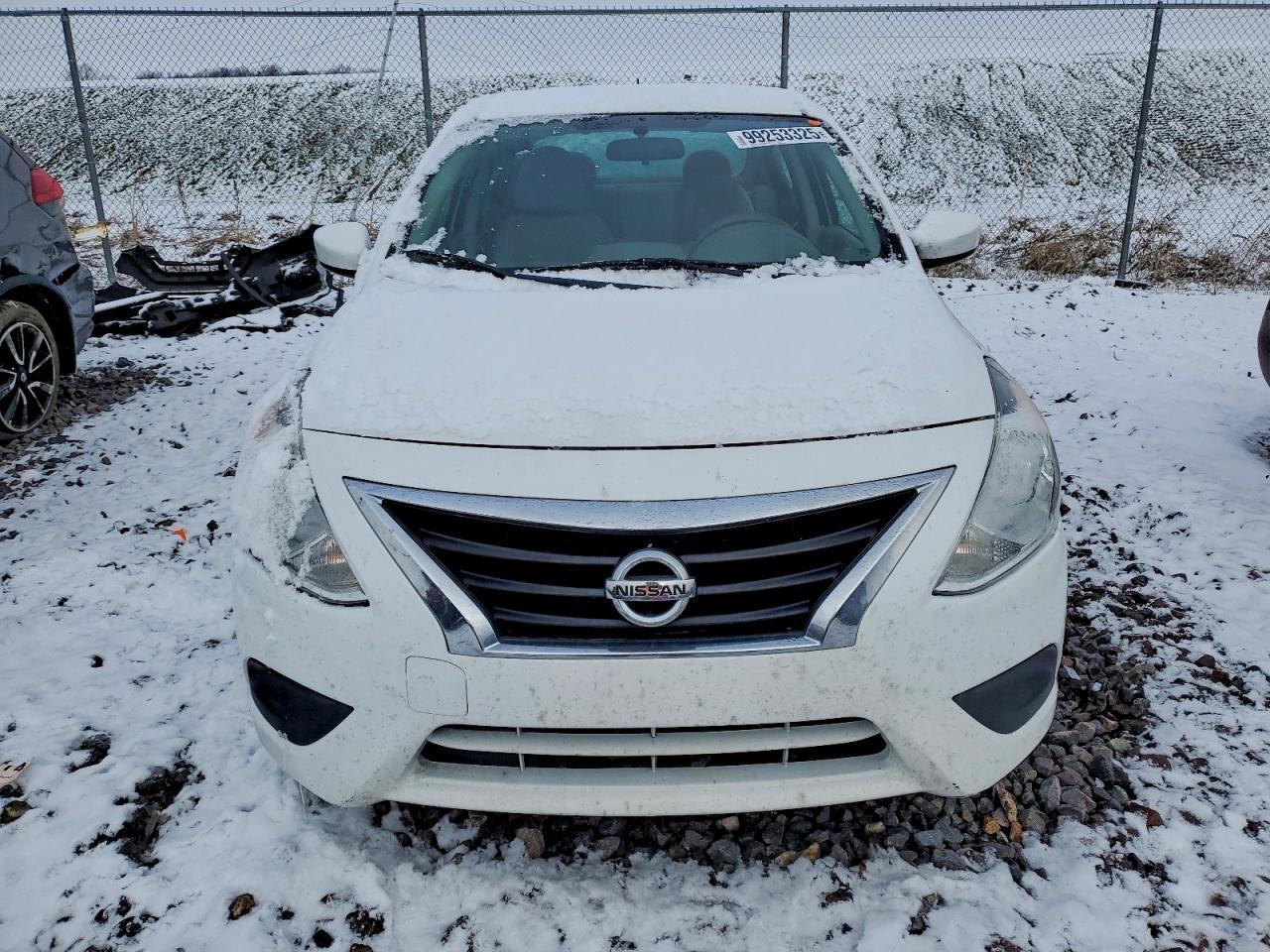 2016 NISSAN VERSA