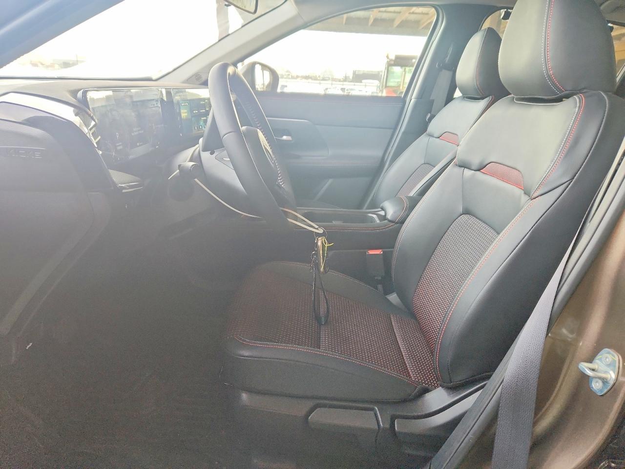 2025 NISSAN KICKS