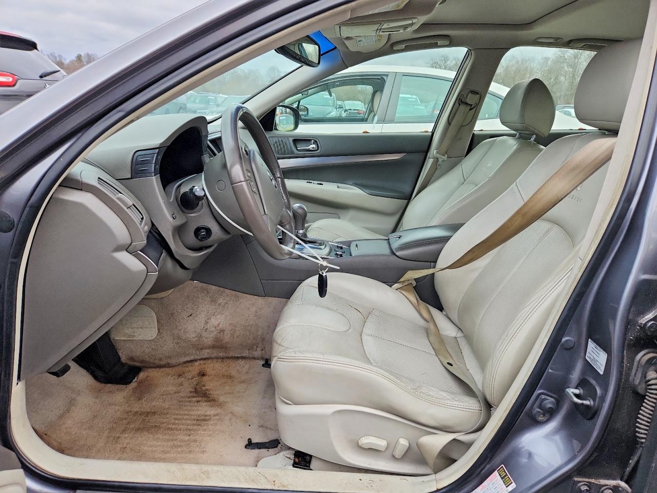 2012 INFINITI G37