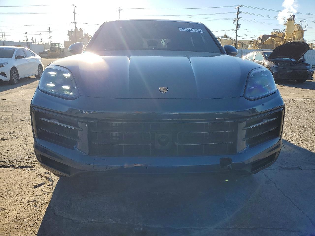 2024 PORSCHE CAYENNE