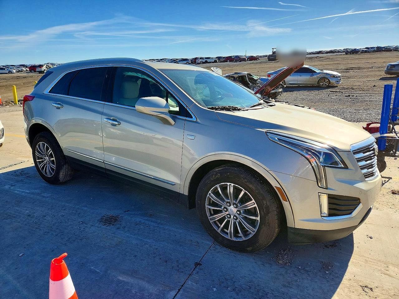 2017 CADILLAC XT5