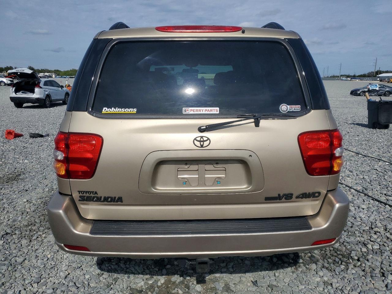 2004 TOYOTA Sequoia