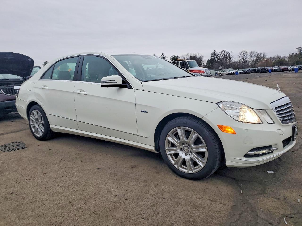 2012 MERCEDES-BENZ E-Class