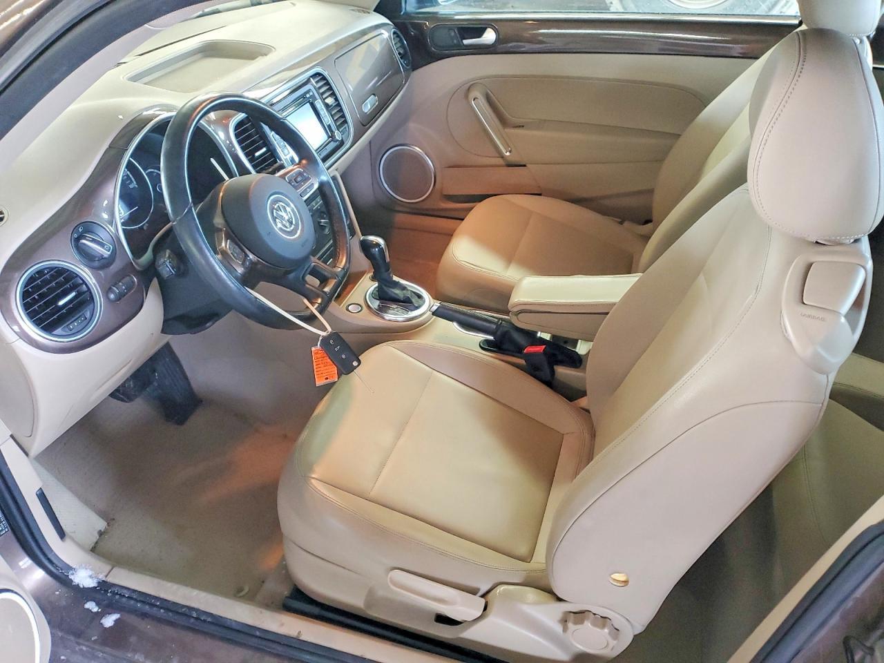 2013 VOLKSWAGEN Beetle